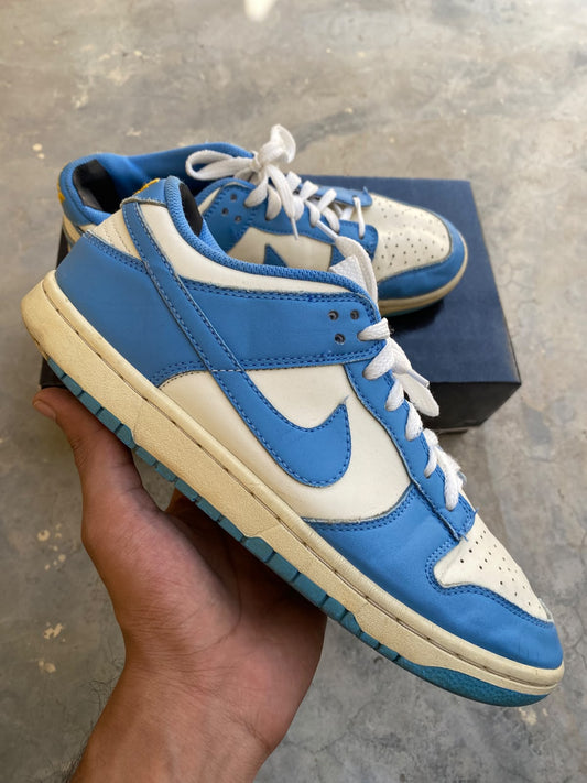 Nike Dunk Low UNC