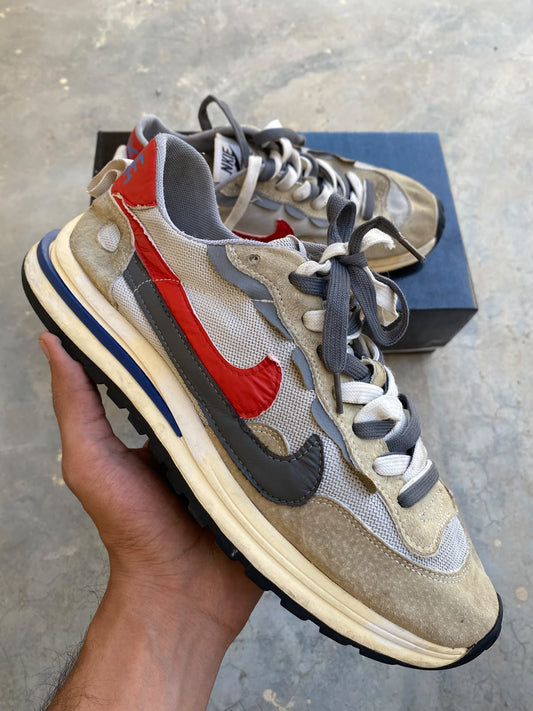 Nike x Sacai VaporWaffle Sport Fuchsia